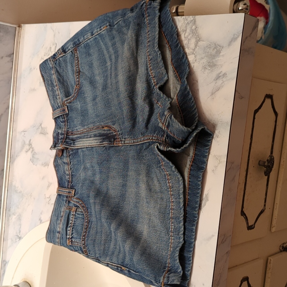 American Eagle - Mom Short - size 4